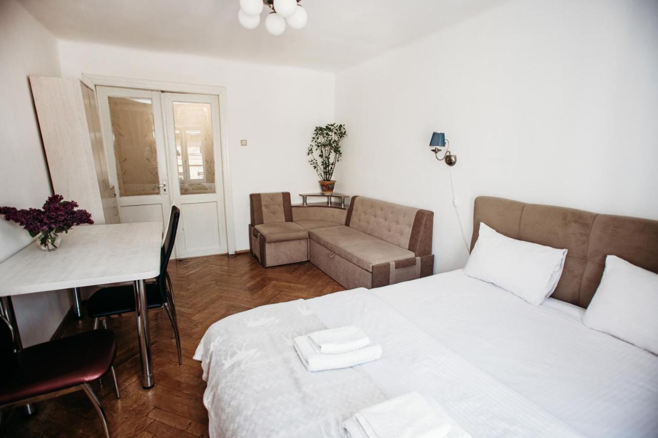 Апартаменти Для Великої Компанї В Центрі Міста Lviv Exteriör bild
