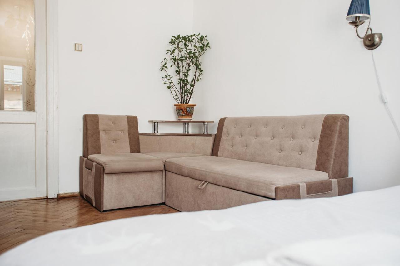 Апартаменти Для Великої Компанї В Центрі Міста Lviv Exteriör bild