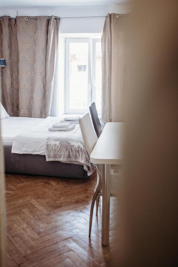 Апартаменти Для Великої Компанї В Центрі Міста Lviv Exteriör bild